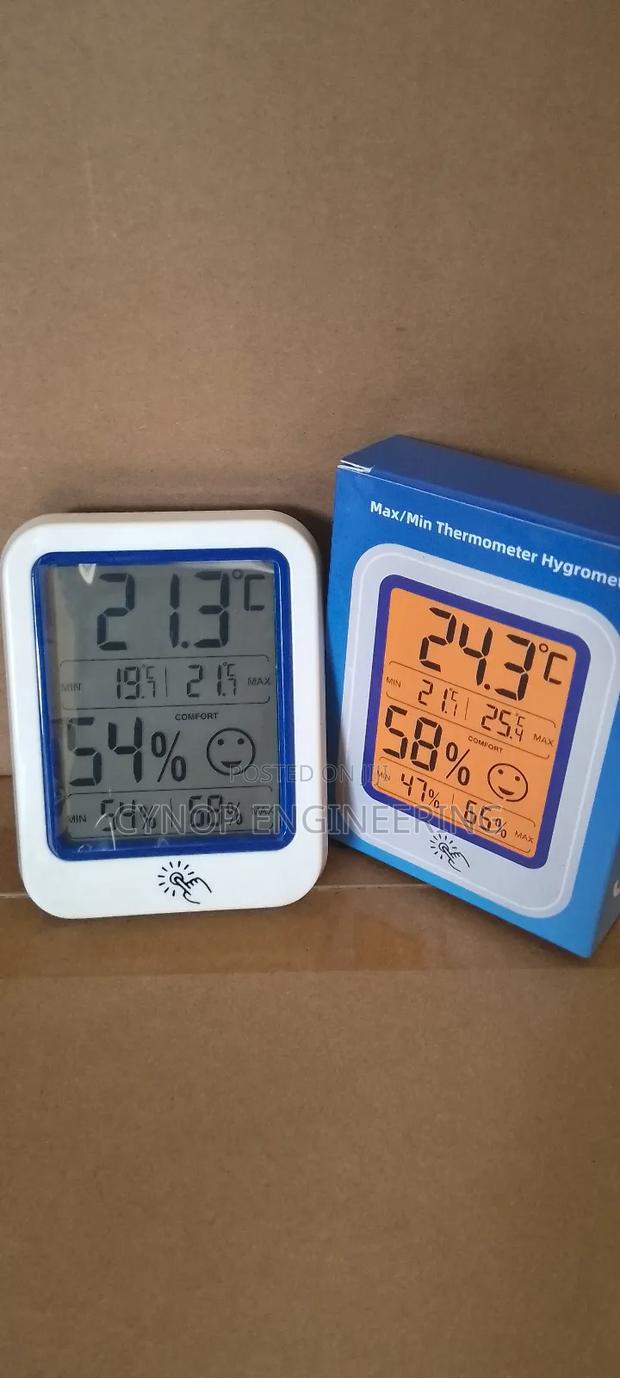 Store Digital Humidity and Temperature Tracker - main view