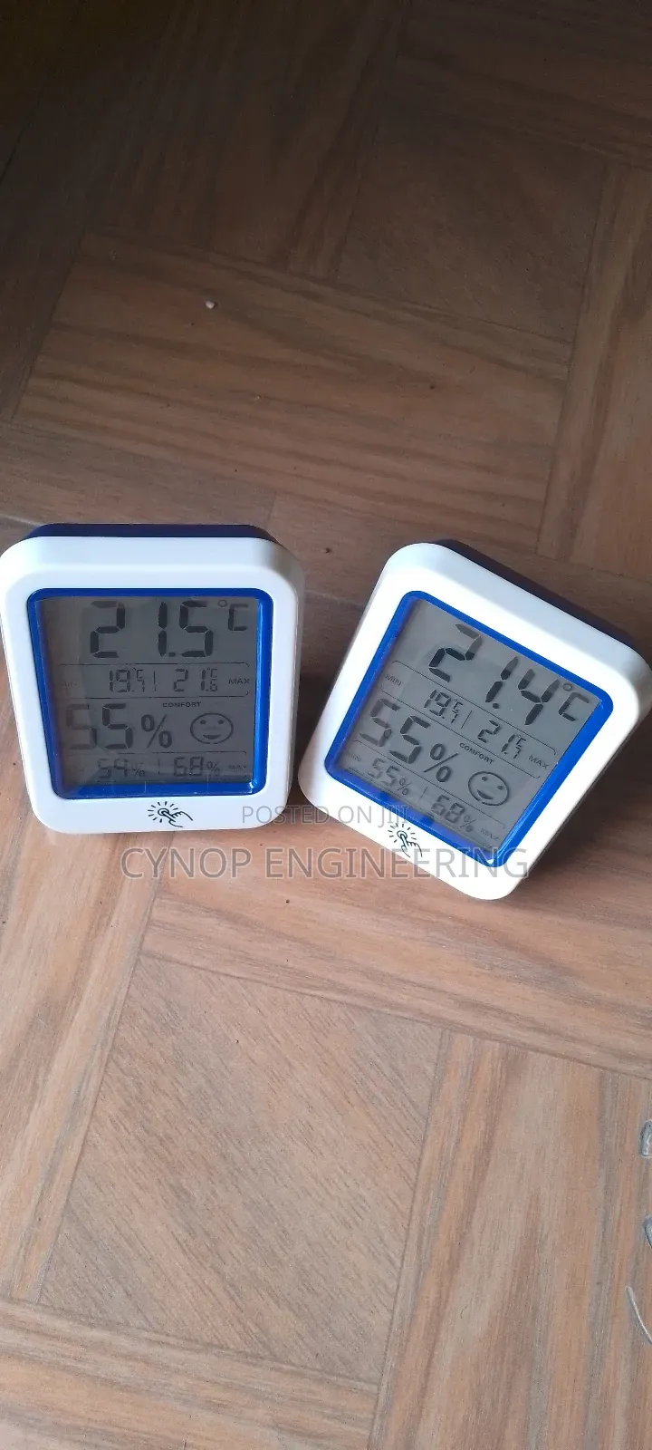 Office Thermometer With Humidity Measurement Feature