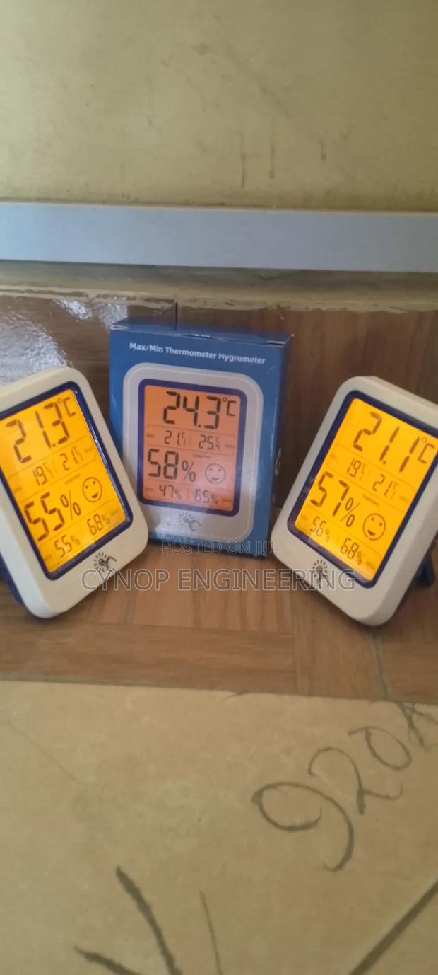 Laboratory Digital Humidity and Temperature Device - main view