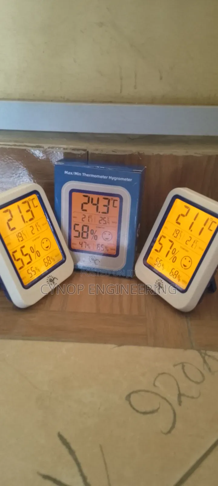 Laboratory Digital Humidity and Temperature Device
