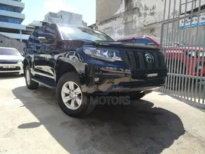 Toyota Land Cruiser Prado 2017 Black