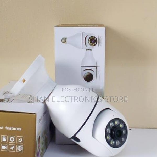 Motion Detection and Alarm/Two-Way Audio Light Bulb Camera/