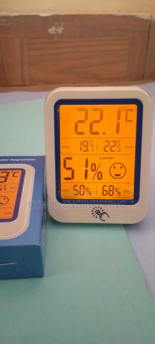 School Thermometer With Accurate Humidity Detection - main view