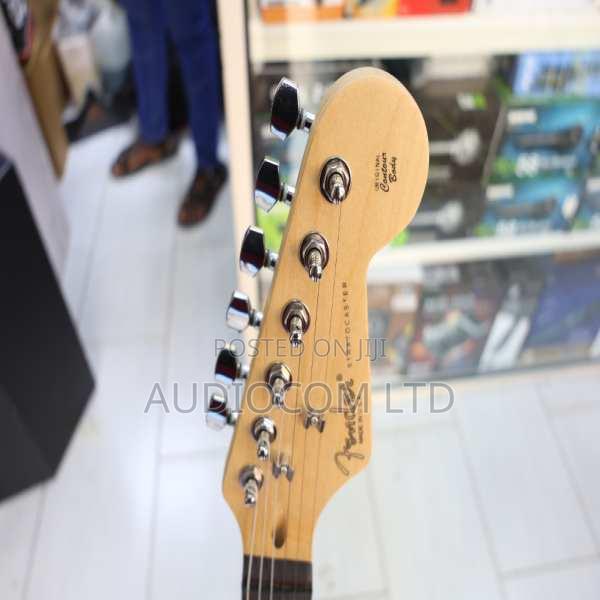 Fender Solo Guitar 6 Strings - thumbnail 3