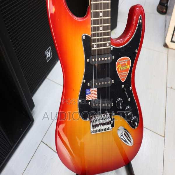 Fender Solo Guitar 6 Strings - thumbnail 4