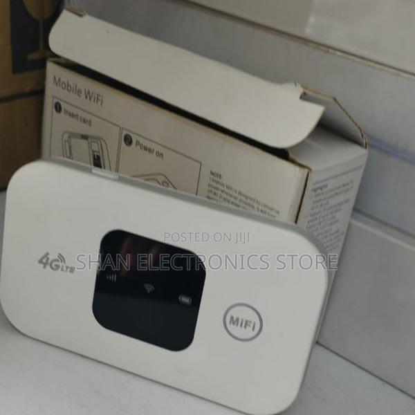 *4g Lte Mobile Wifi Router With Sim Card Slot High Quality*