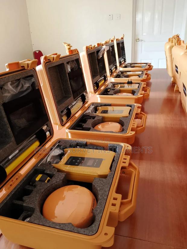 Geoposition G6 RTK/GNSS <Base +Rover + External Radio > - main view