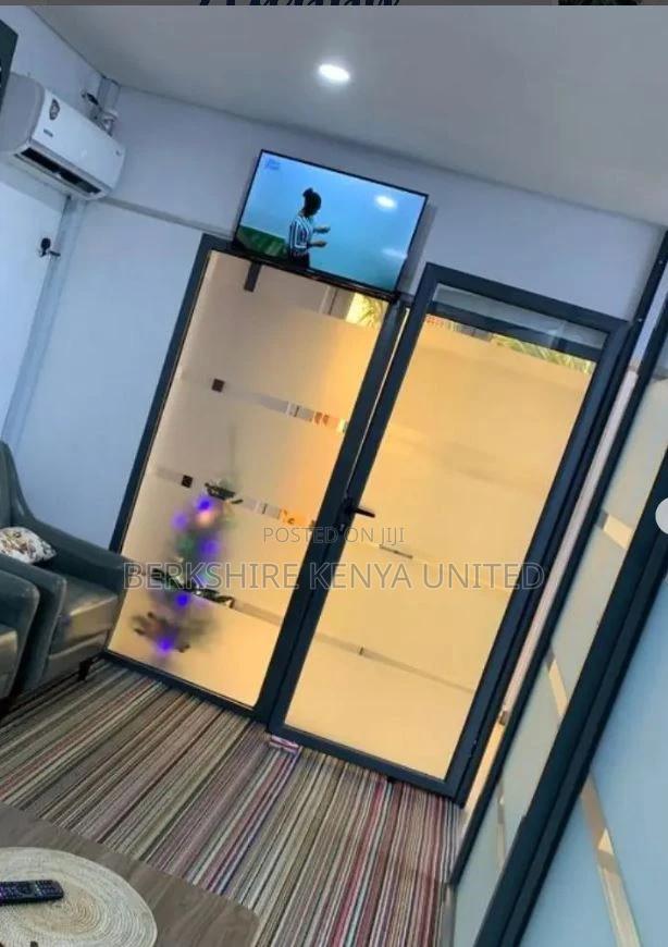 Versatile Offices With Desks And Chairs - thumbnail 2