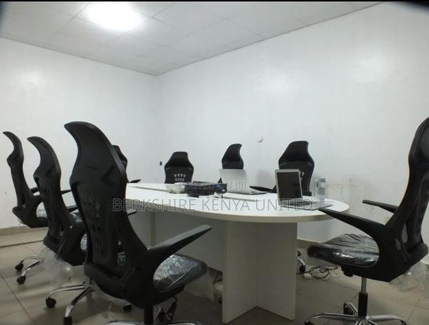 Contemporary Office With Wifi - thumbnail 3