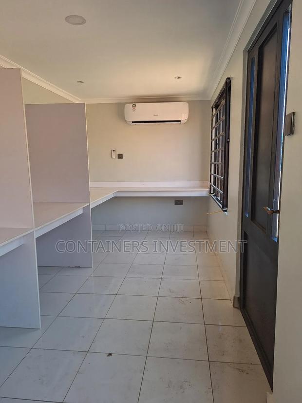 Versatile 20ft Shipping Container Work Station - thumbnail 2