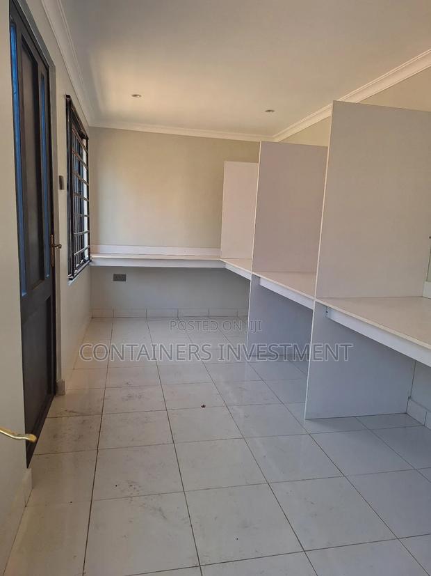 Versatile 20ft Shipping Container Work Station - thumbnail 4