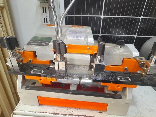 Key Cutting Machine - thumbnail 2