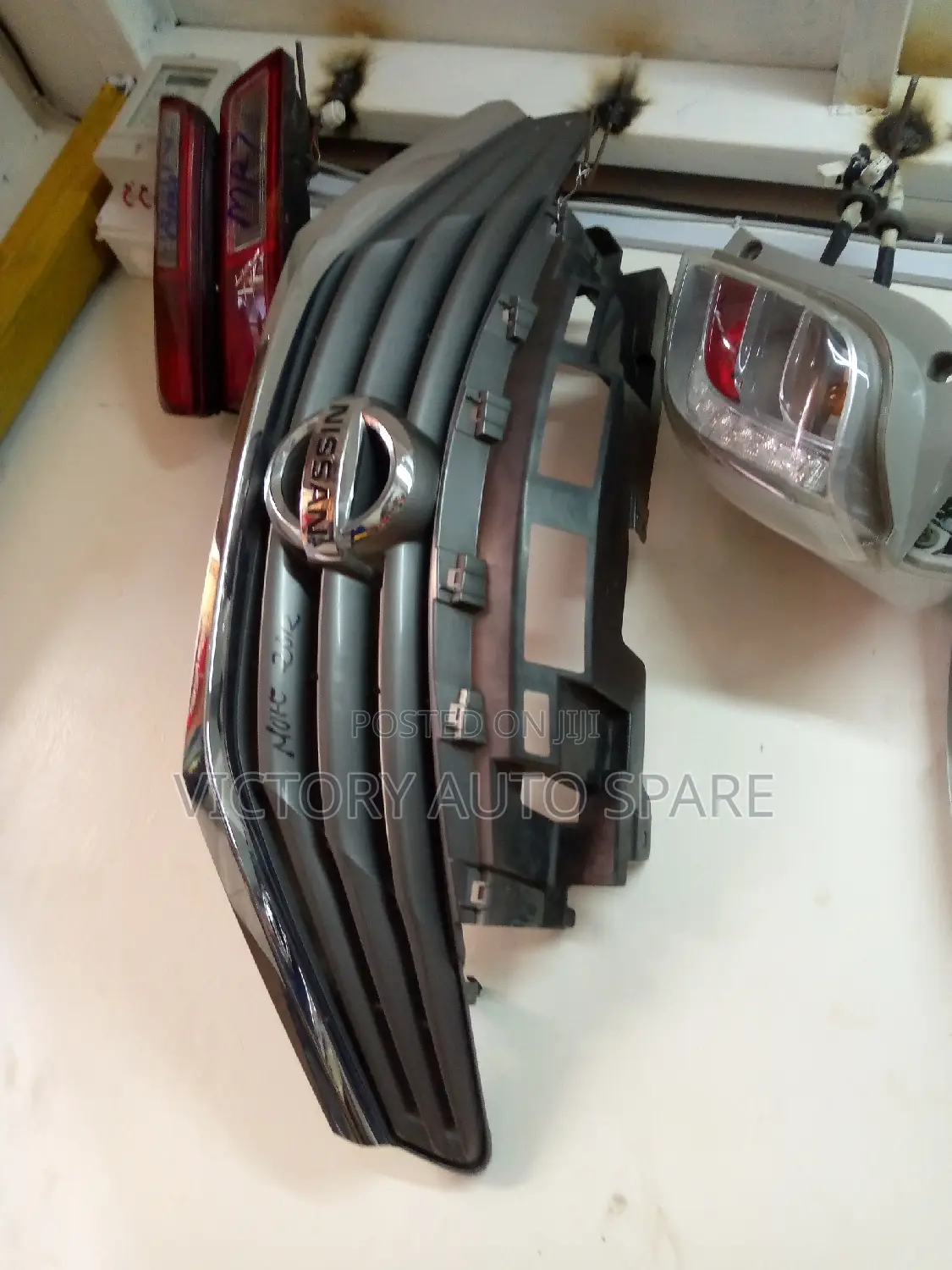 Nissan Note Grill 2011/2013