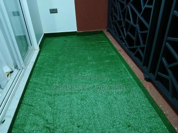 Artificial Grass Carpet for Balcony and Outdoor Spaces - main view