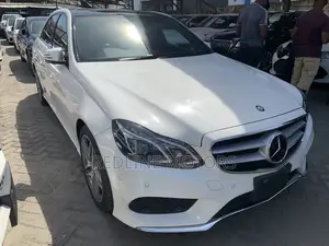 Mercedes-Benz E250 2016 Off white