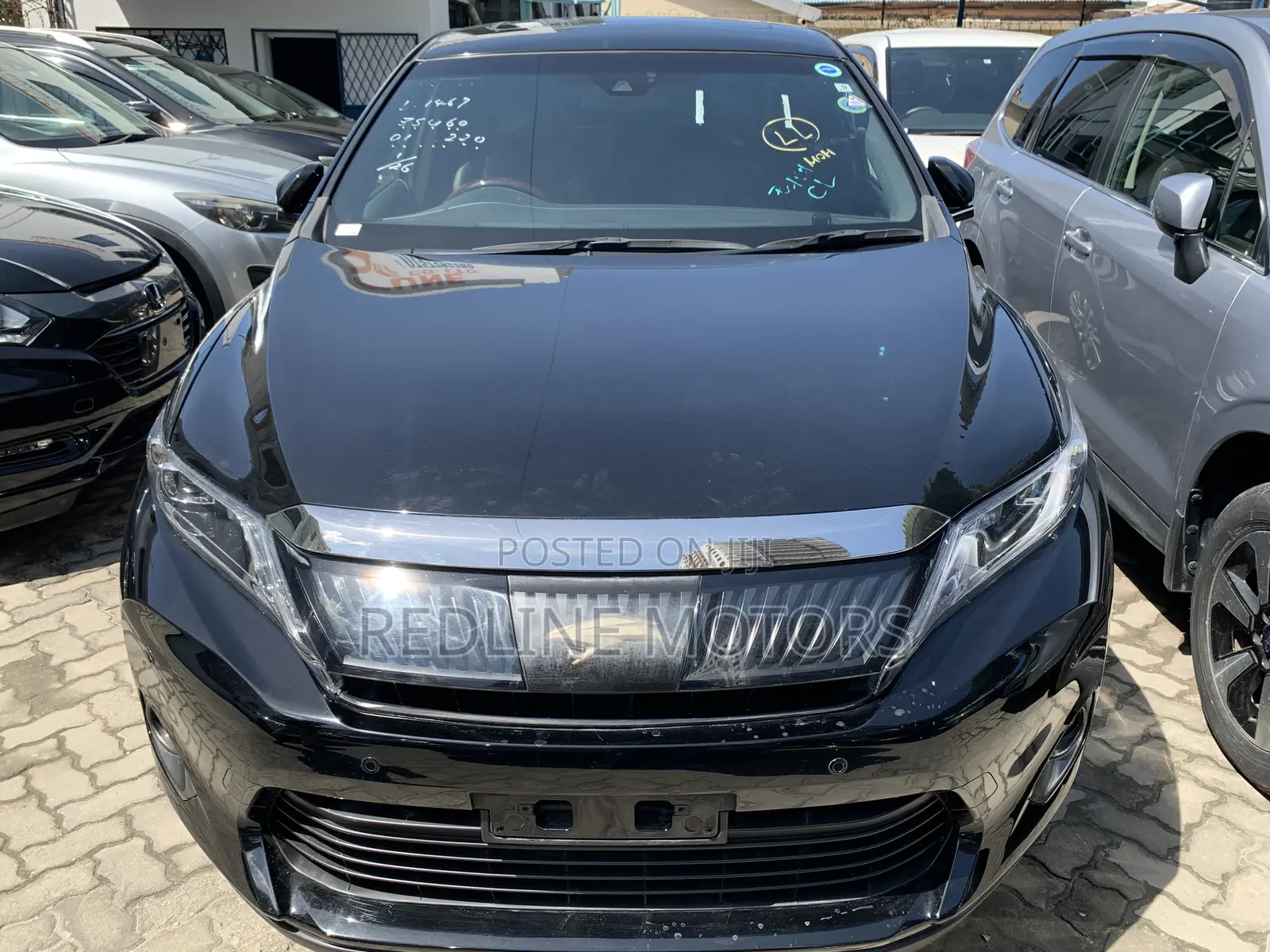 Toyota Harrier 2.0 2017 Matt Black