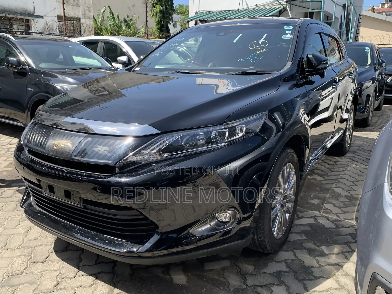 Toyota Harrier 2.0 2017 Matt Black