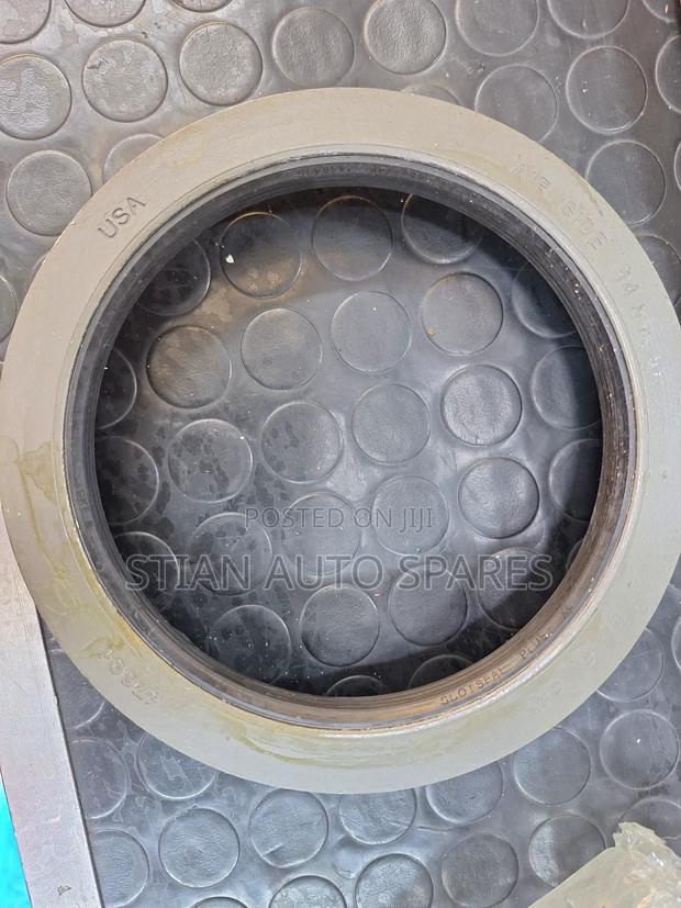 Fuso FI Wheel Hub Seals Front and Rear - main view