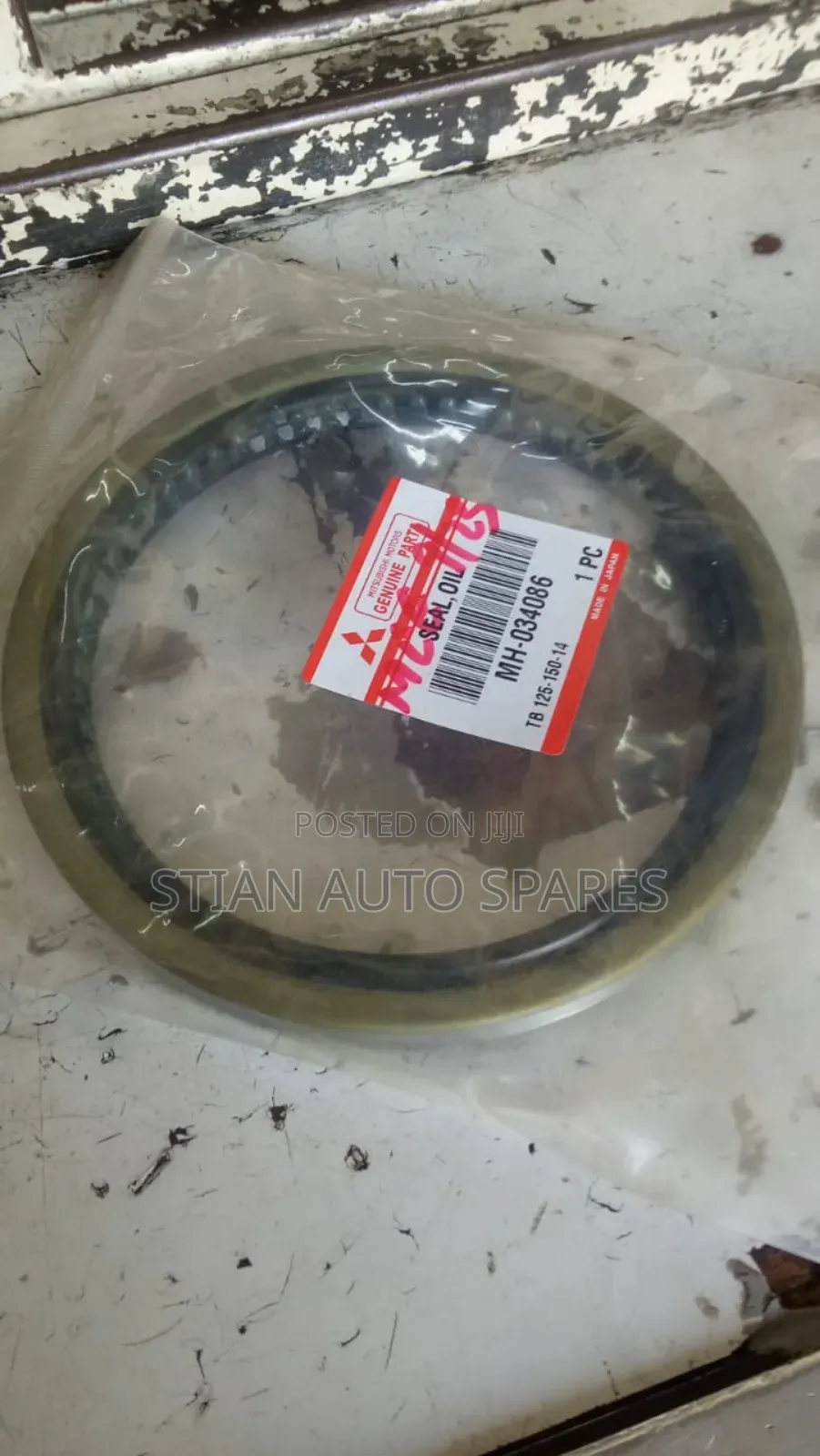 Fuso FI Wheel Hub Seals Front and Rear