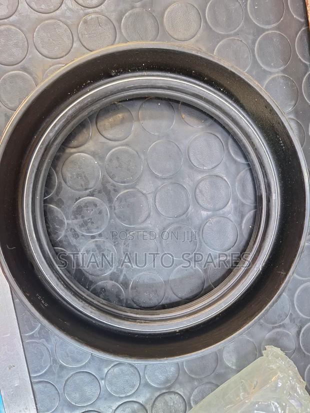 Fuso FI Wheel Hub Seals Front and Rear - thumbnail 5