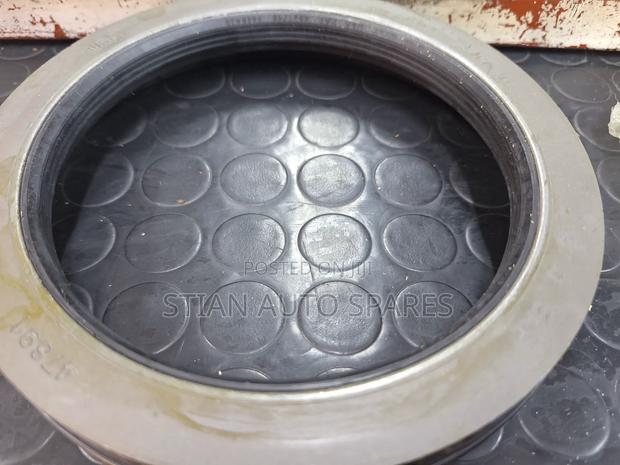 Fuso FI Wheel Hub Seals Front and Rear - thumbnail 2