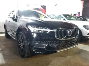Volvo XC60 T5 Momentum AWD 2018 Black