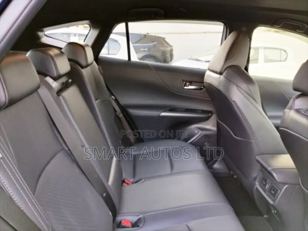 Toyota Harrier 2.0 2021 Black