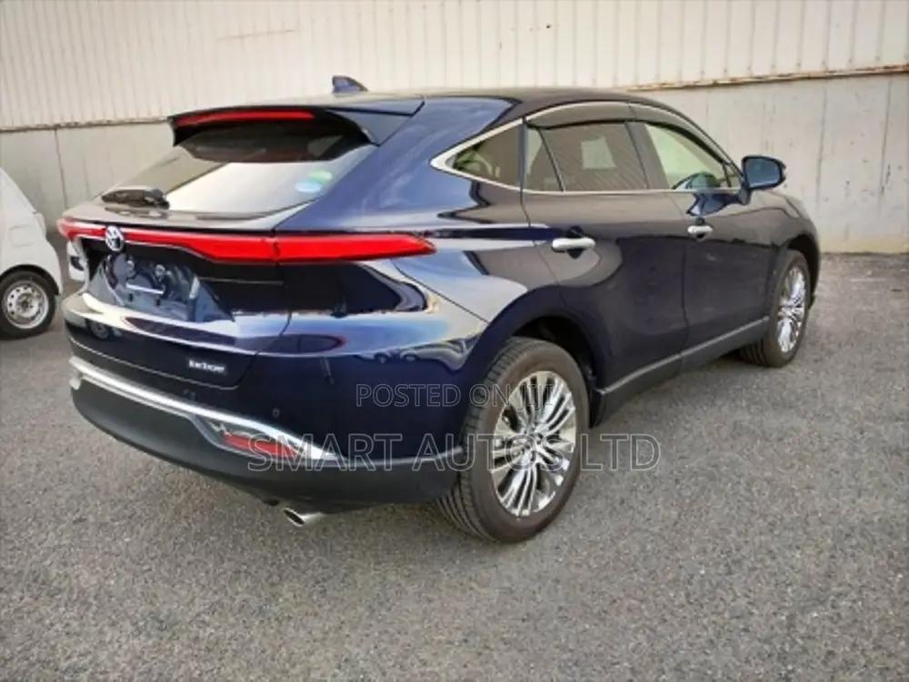 Toyota Harrier 2.0 2021 Black