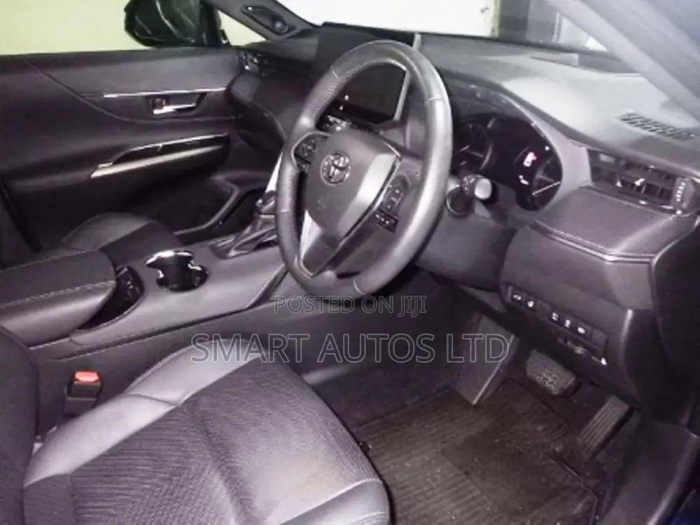 Toyota Harrier 2.0 2021 Black