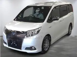 Toyota Esquire 1.8 FWD Hybrid (7 seater) 2017 White