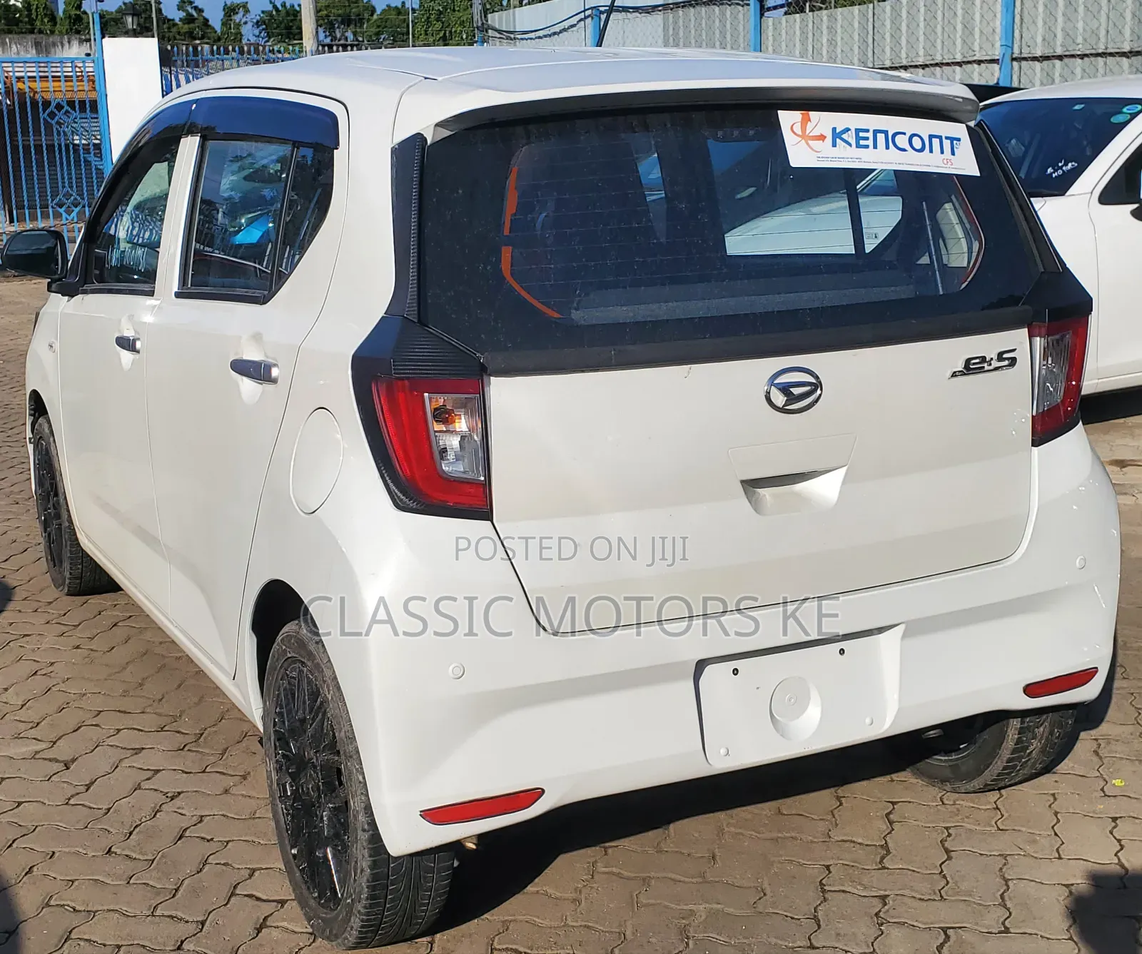 Daihatsu Mira 2018 White