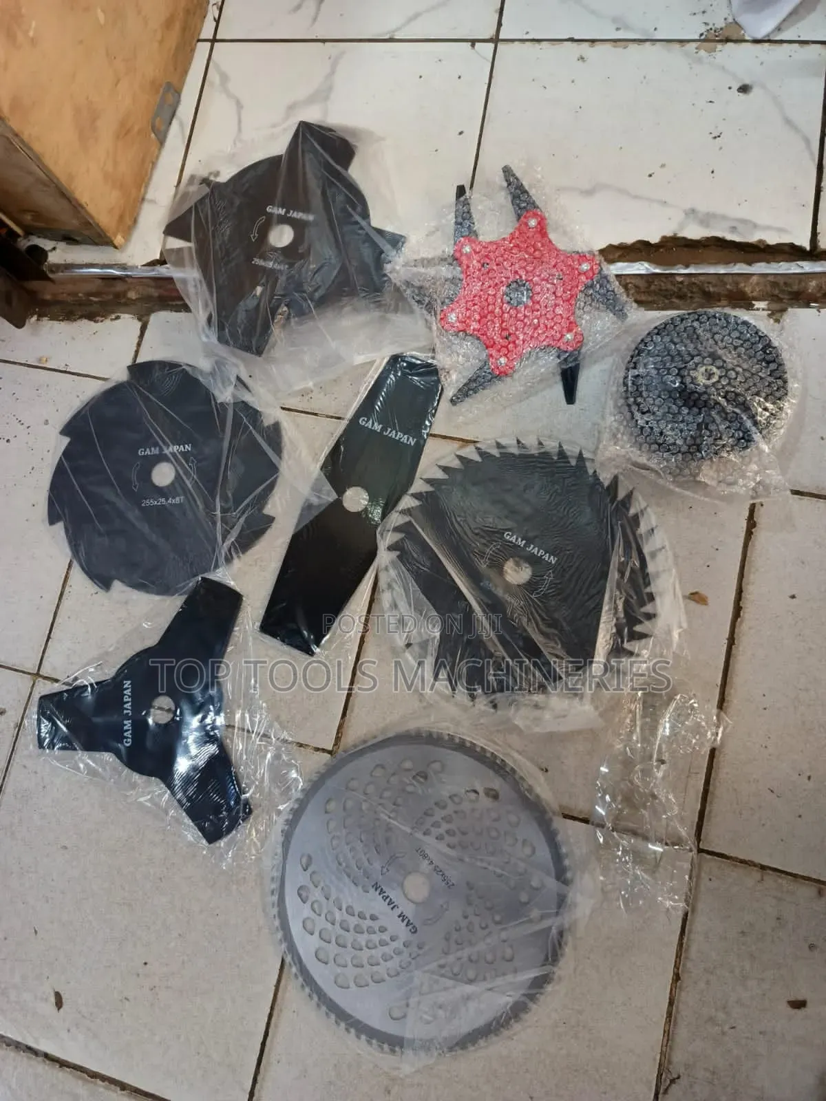 Rhino Brand 4stroke Brush Cutter With 8 Blades Made in Japan