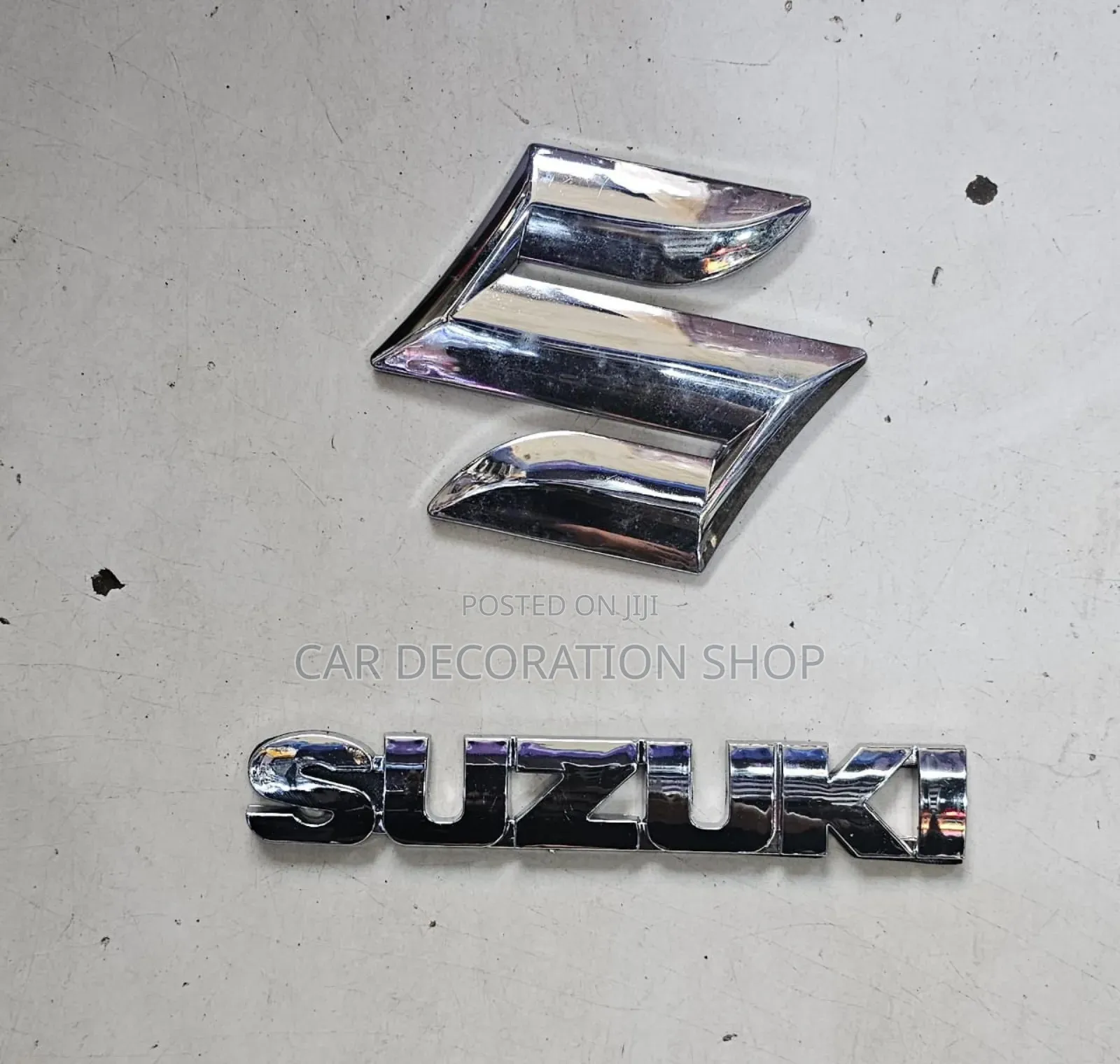 Suzuki Badge and S Logo 1000 Each Logo