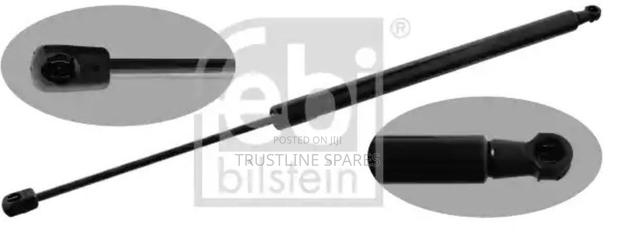 VW Touareg Boot Shock - main view