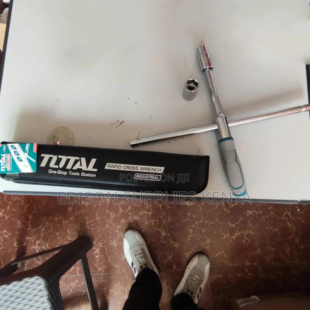 TOTAL RAPID CROSS WRENCH 16" Lug Nut Wrench Wheel Opener