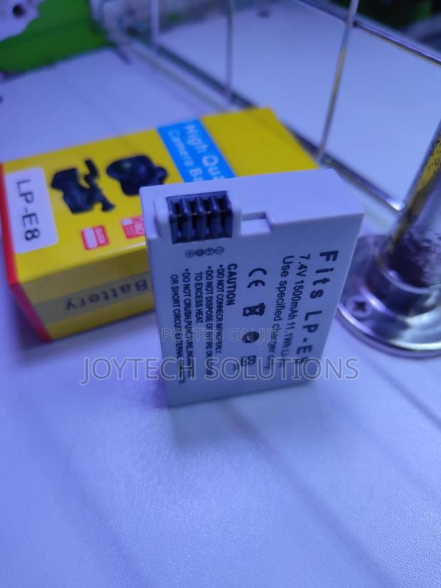 Canon 550D Camera Battery - main view