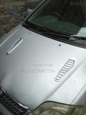 Car Bonnet Fitted With Silver Bonnet Air Vent(Black Maroon