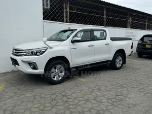Toyota Hilux 2018 White