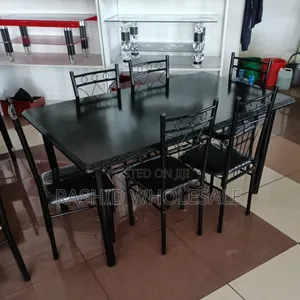 Black Dining Table, 6 Sits