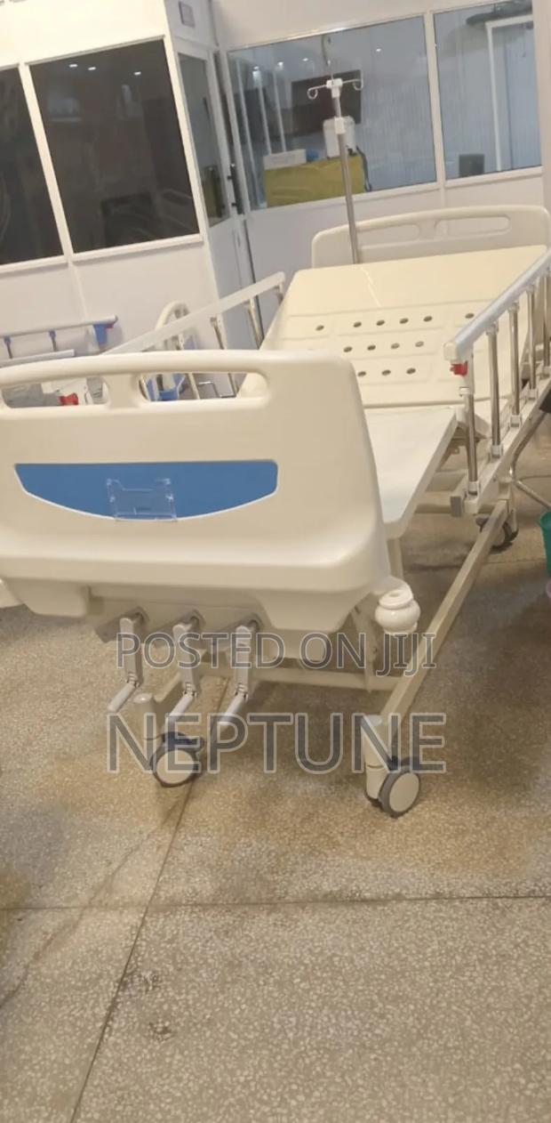 3crank Hospital Bed - main view