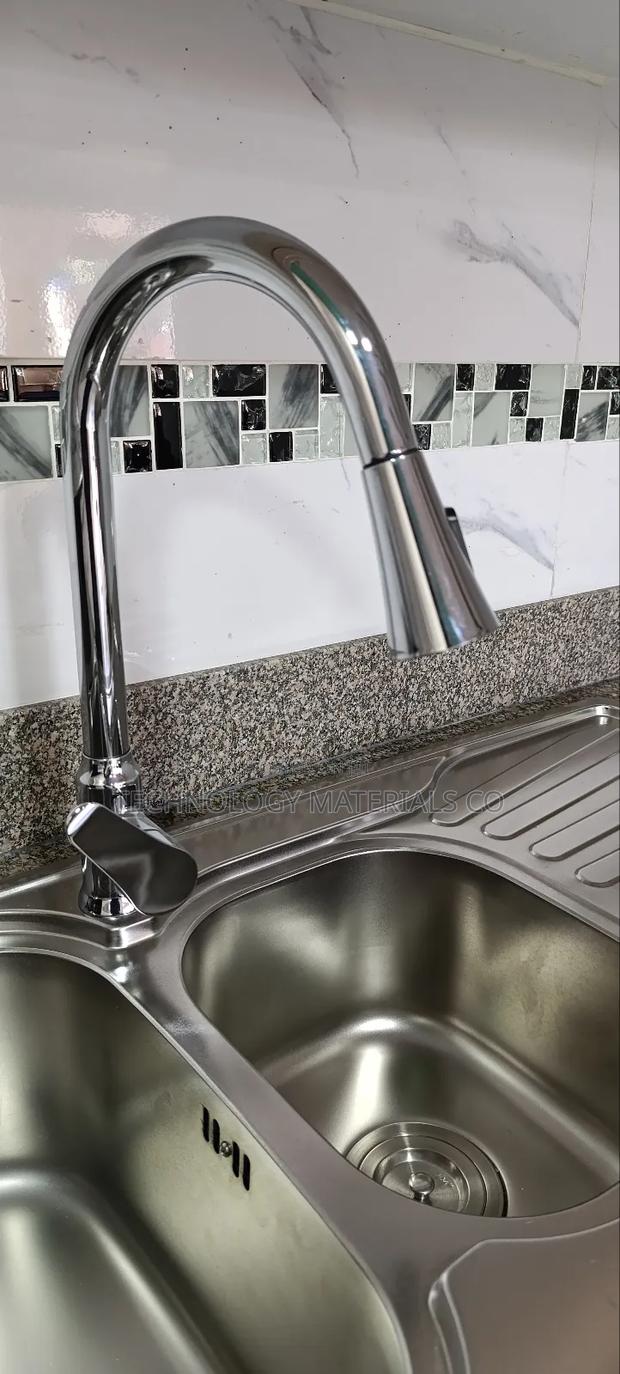 Single Handle Pull-Down Kitchen Faucet - main view