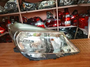 Toyota Vitz 2013 Jewela Nonzenon Headlights