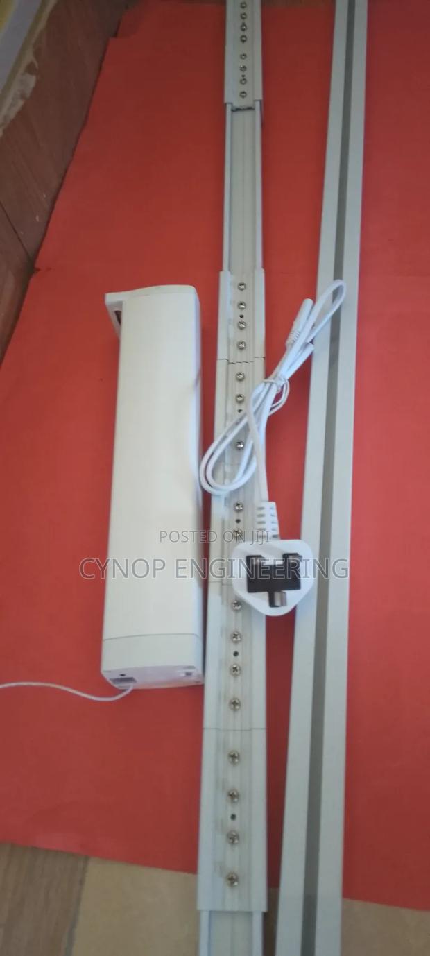 Smart Home Chic Electric Curtain Control