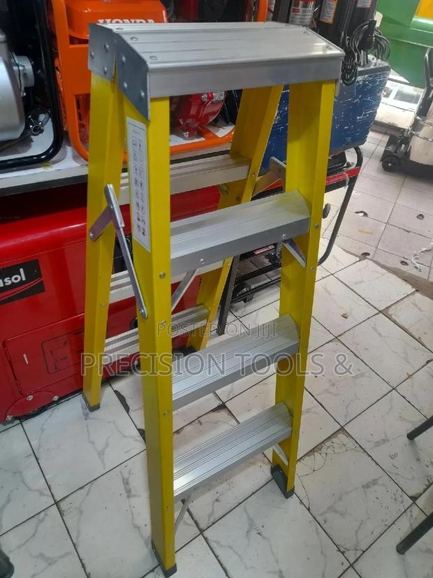 3 Step Ladder - thumbnail 2