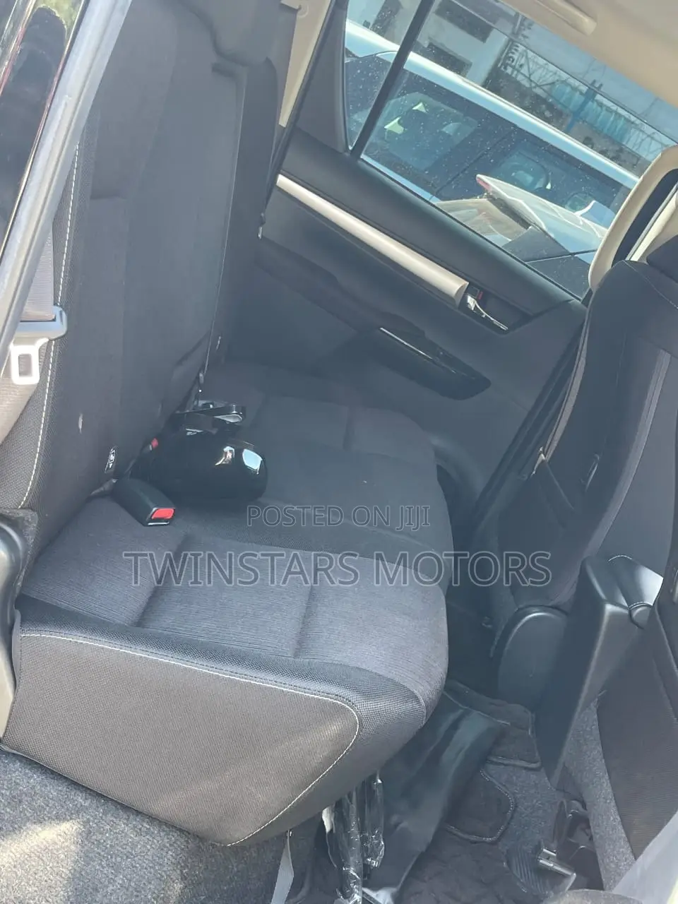 Toyota Hilux 2018 White