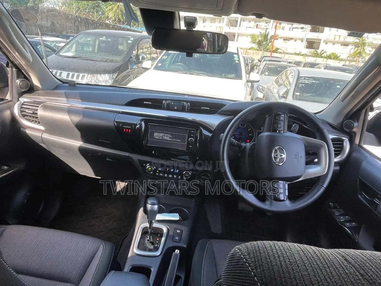 Toyota Hilux 2018 White