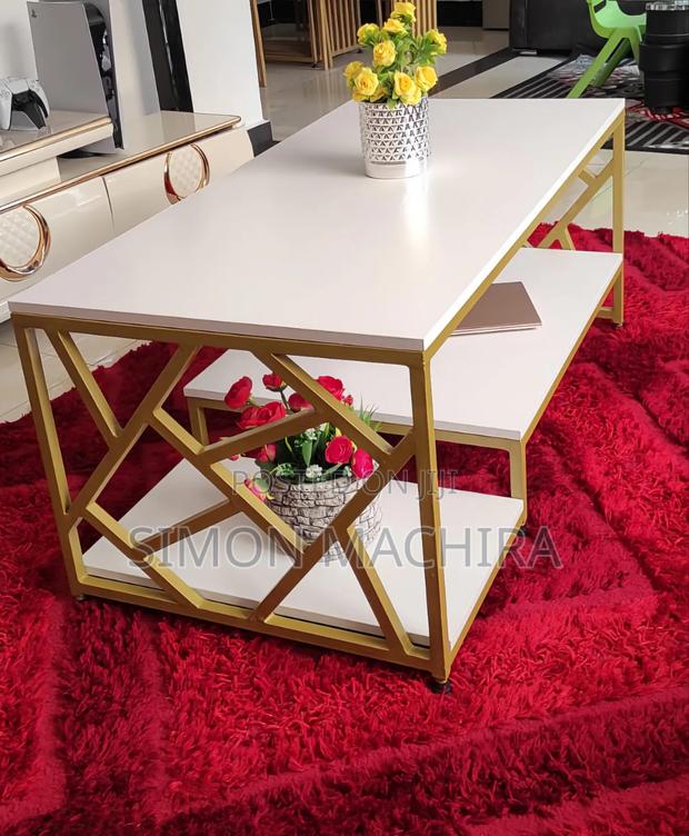 Zippy Coffee Table. Elegant Coffee Table