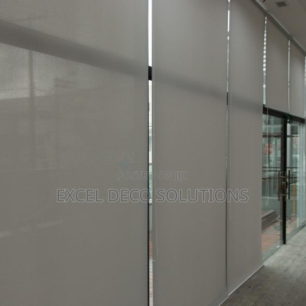 One Square Meter Sunscreen Office Blind