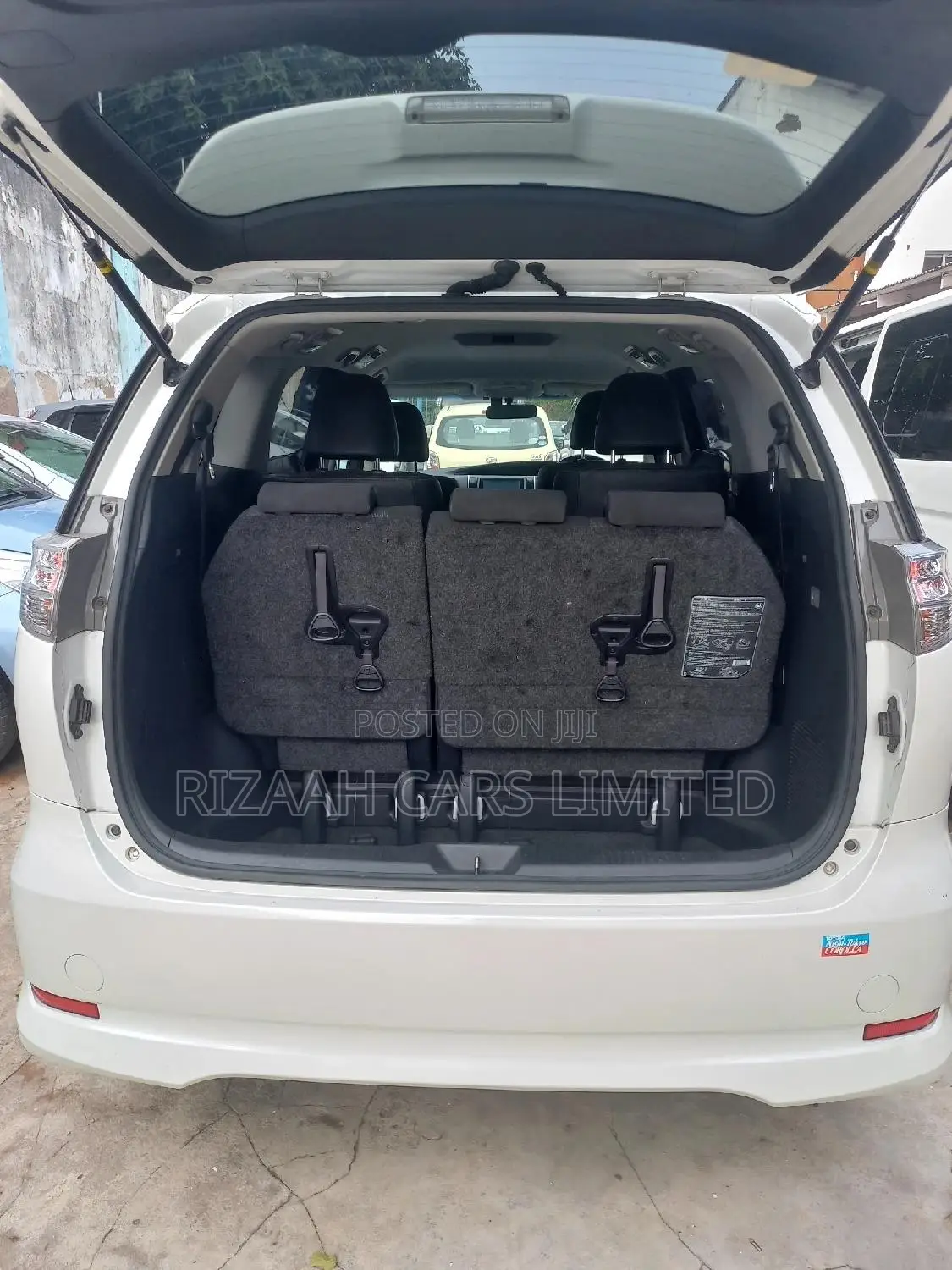 Toyota Estima 2017 White