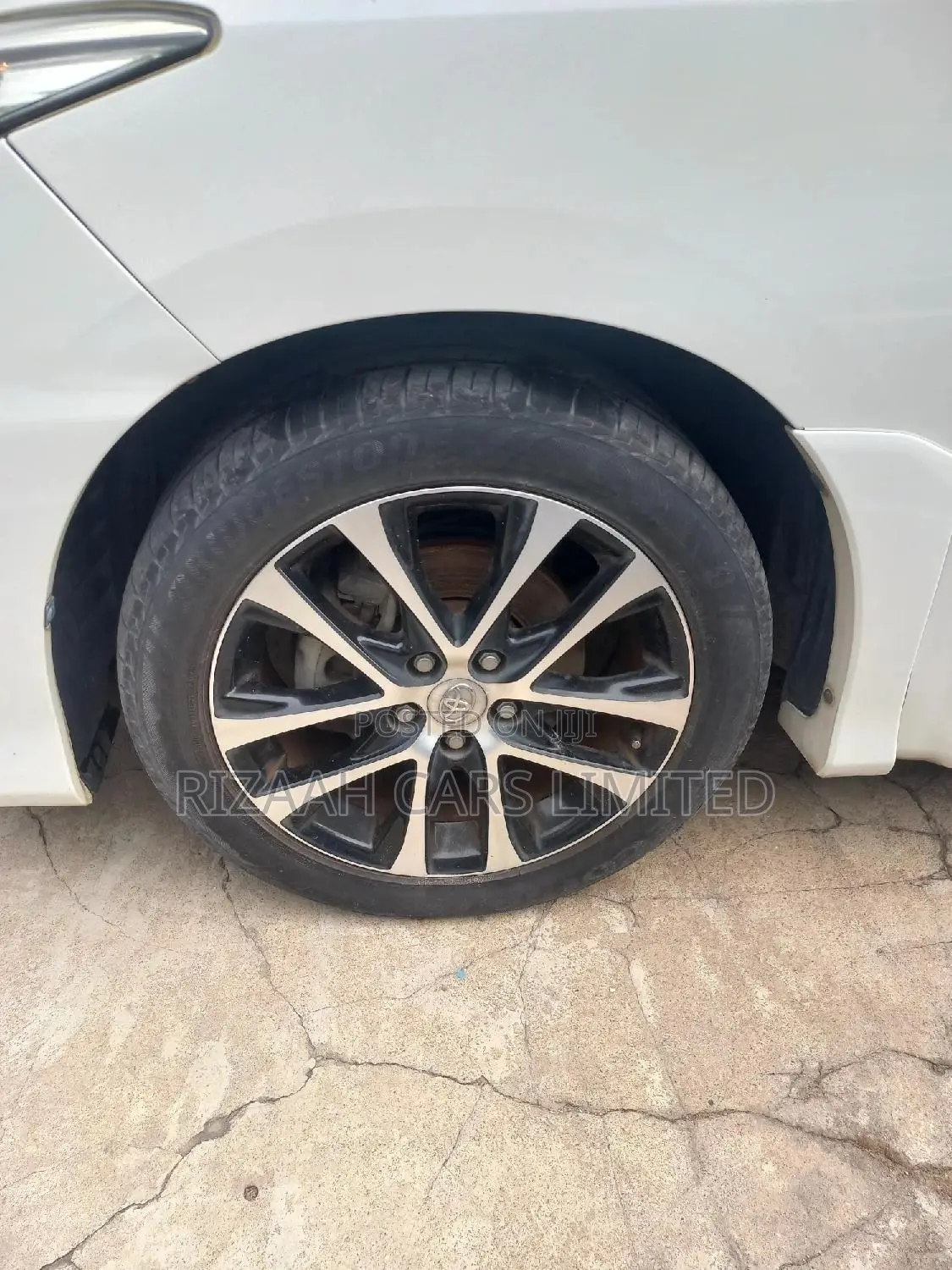 Toyota Estima 2017 White
